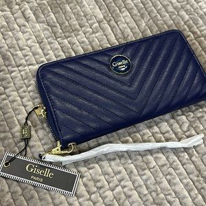 NWT- Giselle Paris Zip Around Wristlet